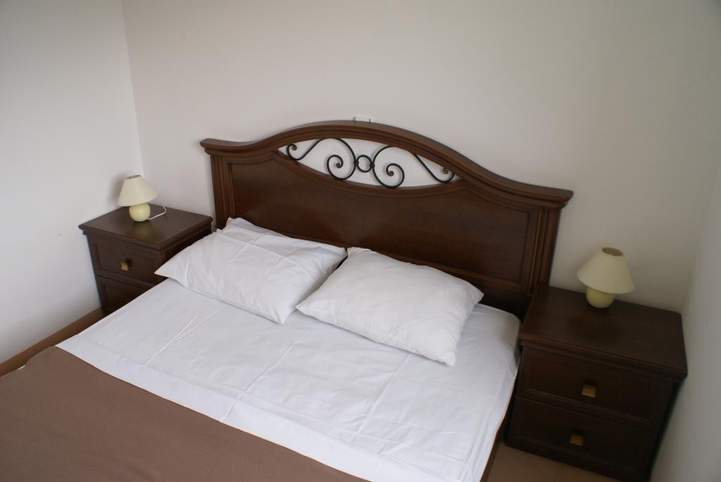 Apartments Andrea 스타라 노발랴 객실 사진